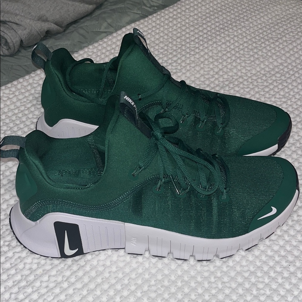 Nike Metcon Mens 12 forest green and White Athletic Sneakers